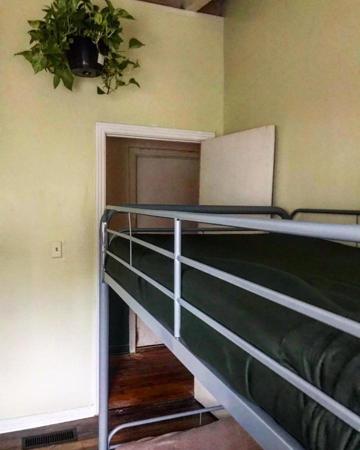 Tallahassee Sun & Moon Room photo
